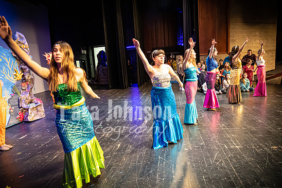 22 LHS Theatre - Mermaid R1 - Act 1 - TJP (77 of 363)