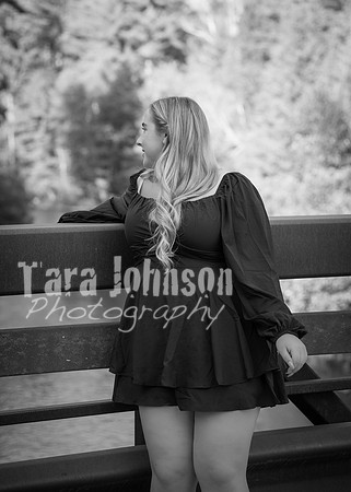 24 Senior Photos - Grace Fitzgerald B&W (3 of 171)