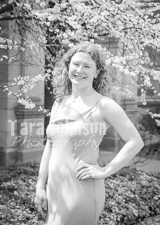 24 Grad Pictures - Kara BW-66