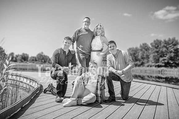 Hendrickson Family @ Indian Springs - BW - TJP (1 of 29)