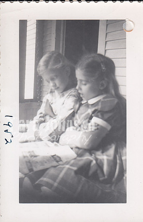 1952 Linda & neighbor Marilyn Miller