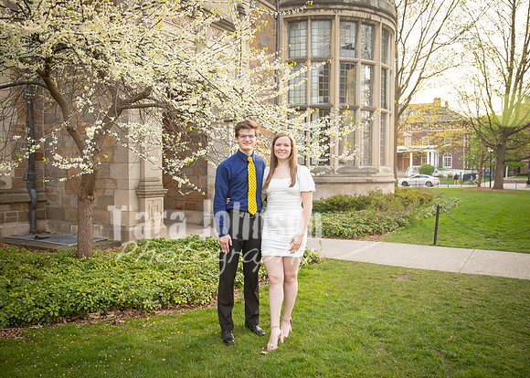 24 U of M Grad Photos - Audrey-285