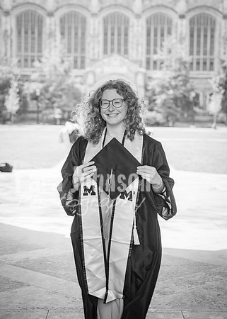 24 Grad Pictures - Kara BW-45