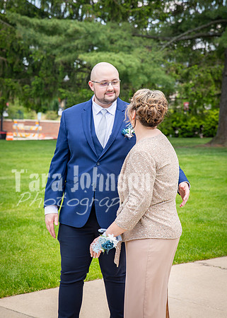24 M. & K. Eaton Wedding [Wedding Prep in Mason] - DH (45 of 54)
