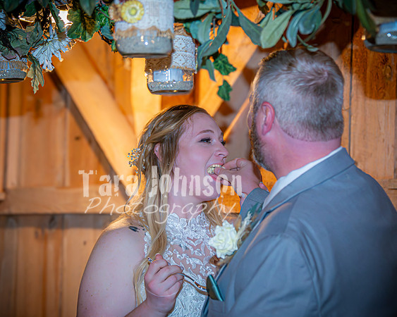 Michael & Ashlee McGrath - The Cutting of the Cake - TJP (17 of 18)