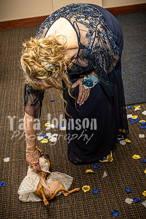 Mitch & Kelly - Kelly with Friends & Family - TJP (13 of 15)