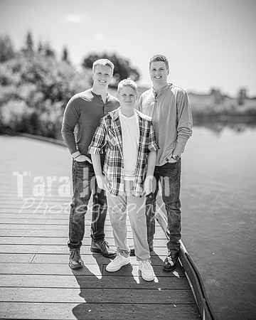 Hendrickson Family @ Indian Springs - BW - TJP (7 of 29)