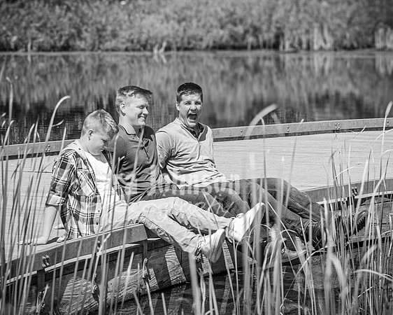 Hendrickson Family @ Indian Springs - BW - TJP (5 of 29)