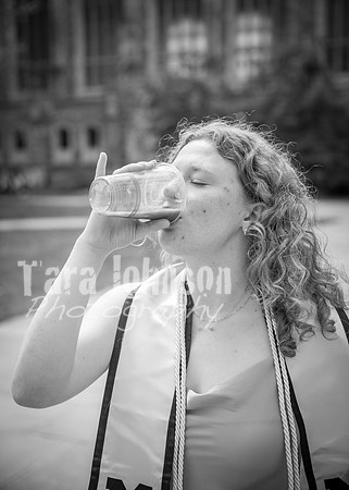 24 Grad Pictures - Kara BW-33