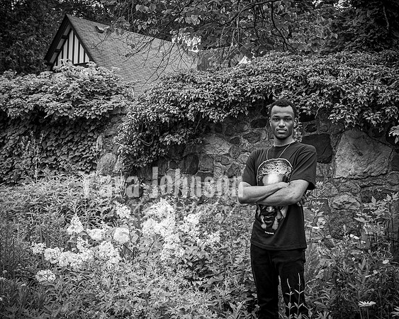 Gerrard McCoy @ Cranbrook Gardens - BW - TJP (83 of 127)