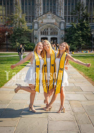 [tht] W24 Senior Grad Photos-89