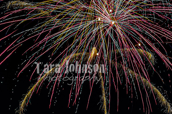 2022 Cedar Island Fireworks - TJP (11 of 25)