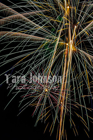 2022 Cedar Island Fireworks - TJP (10 of 25)