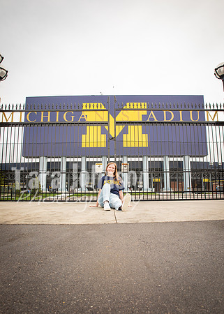 24 U of M Grad Photos - Audrey-11