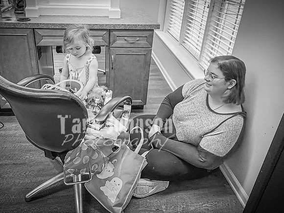 Eric & Elyse - Wedding Prep - BW (submitted) (7 of 17)