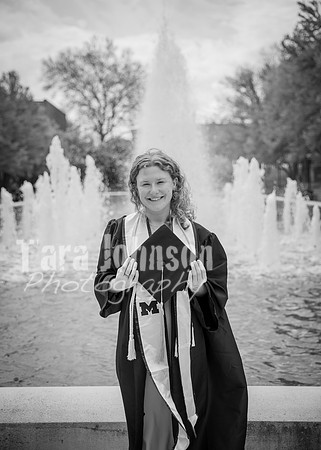 24 Grad Pictures - Kara BW-85