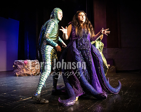 22 LHS Theatre - Mermaid R1 - Act 1 - TJP (130 of 363)