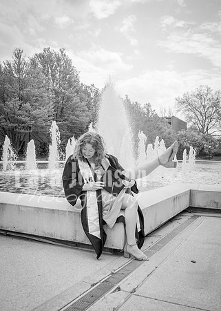 24 Grad Pictures - Kara BW-99