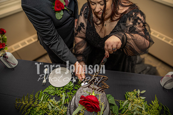 Eric & Elyse - Wedding Cake - TJP (9 of 18)