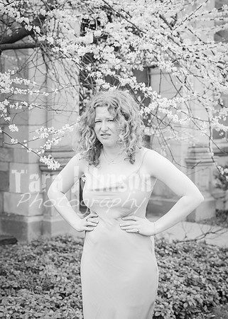 24 Grad Pictures - Kara BW-63