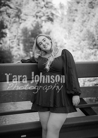 24 Senior Photos - Grace Fitzgerald B&W (5 of 171)