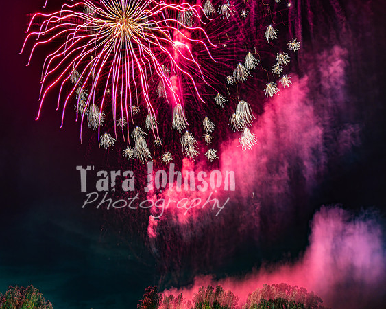 2024 LHS - Fireworks - TJP (16 of 62)