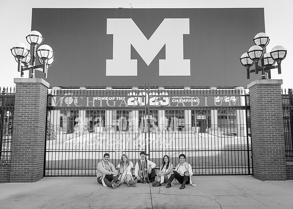 Kera & Friends Grad Photos W25 B&W (150 of 259)