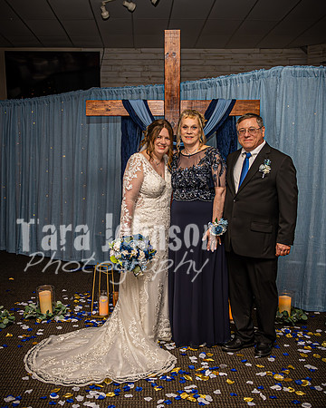 Mitch & Kelly - Kelly with Friends & Family - TJP (3 of 15)
