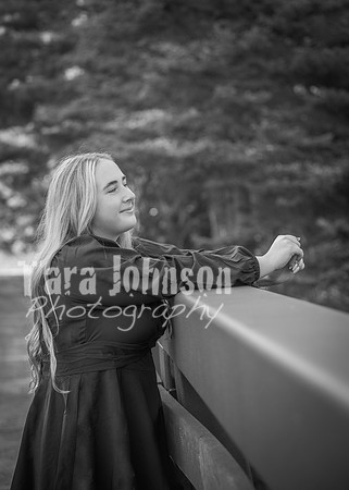 24 Senior Photos - Grace Fitzgerald B&W (9 of 171)
