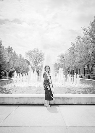 24 Grad Pictures - Kara BW-77
