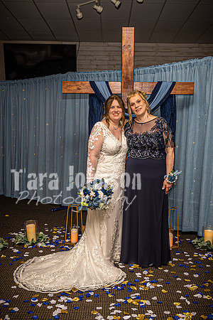 Mitch & Kelly - Kelly with Friends & Family - TJP (2 of 15)