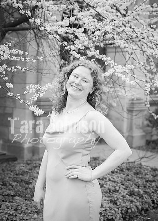 24 Grad Pictures - Kara BW-67