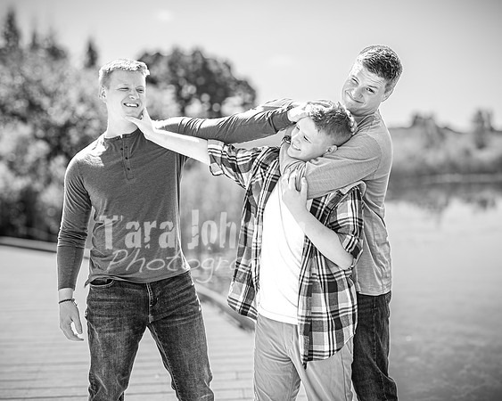 Hendrickson Family @ Indian Springs - BW - TJP (9 of 29)