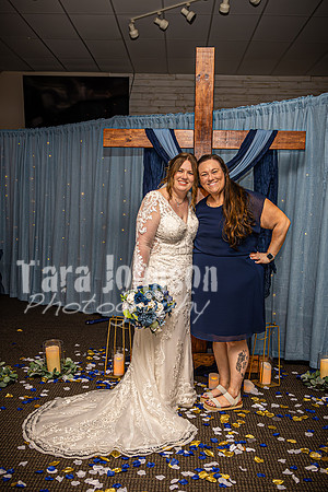Mitch & Kelly - Kelly with Friends & Family - TJP (4 of 15)