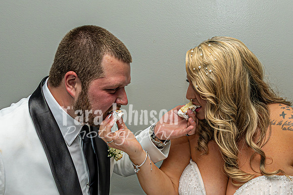 J. & D. Klann - Cutting of the Cake - TJP (21 of 24)