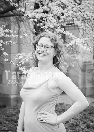 24 Grad Pictures - Kara BW-70