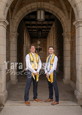 Emma & Friends Grad Photos W25 (90 of 96)