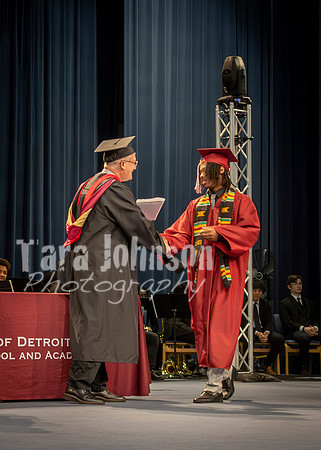 UDJ Graduation 2025 - Handshake (314 of 346)
