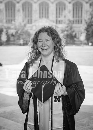 24 Grad Pictures - Kara BW-43