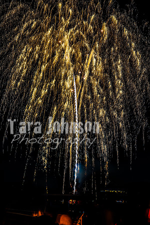 2022 Cedar Island Fireworks - TJP (9 of 25)