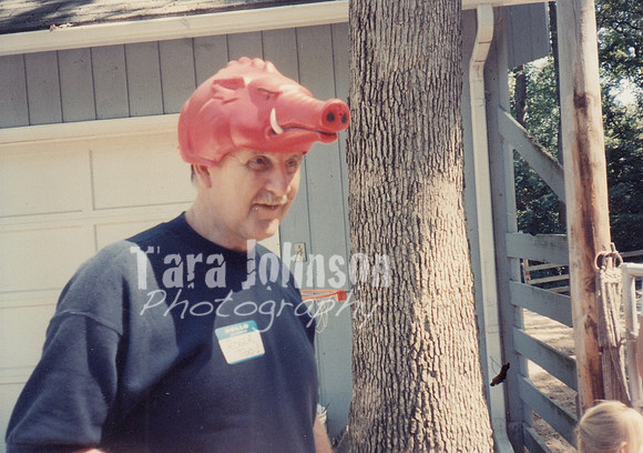 1985 Roger with pig head