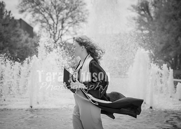 24 Grad Pictures - Kara BW-80