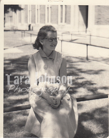 1954 Linda, feeling beautiful that day