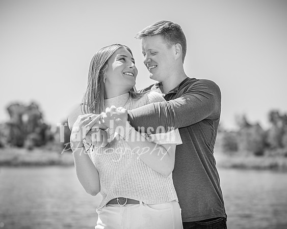 Hendrickson Family @ Indian Springs - BW - TJP (24 of 29)