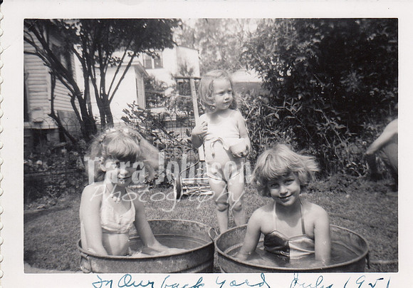 1951 Linda, friend Sally Stressman & Kathy - washtubs