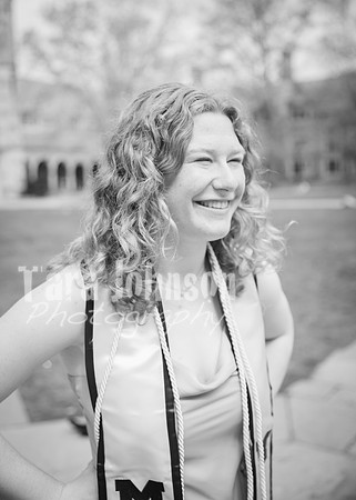 24 Grad Pictures - Kara BW-10